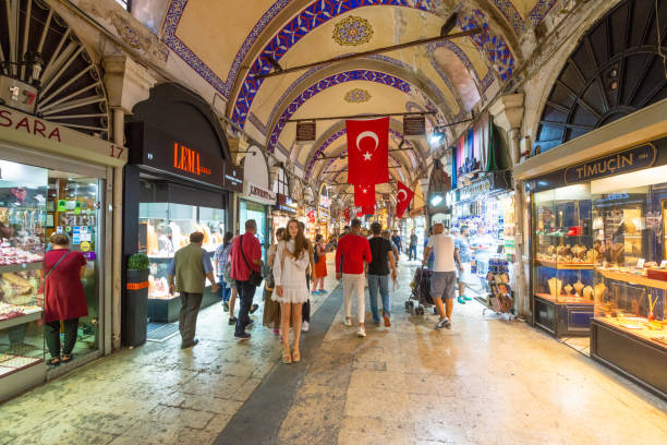 الأسواق الشعبية في إسطنبول: تجربة مميزة